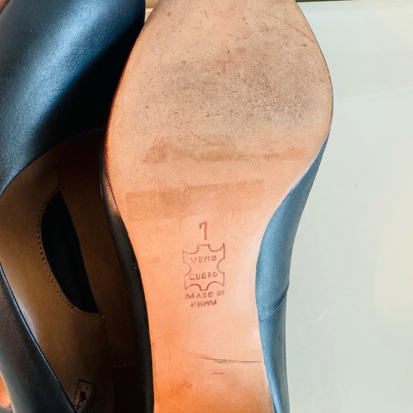 John Fluevog Miracles Medugorje black pumps EUC - Picture 6 of 10